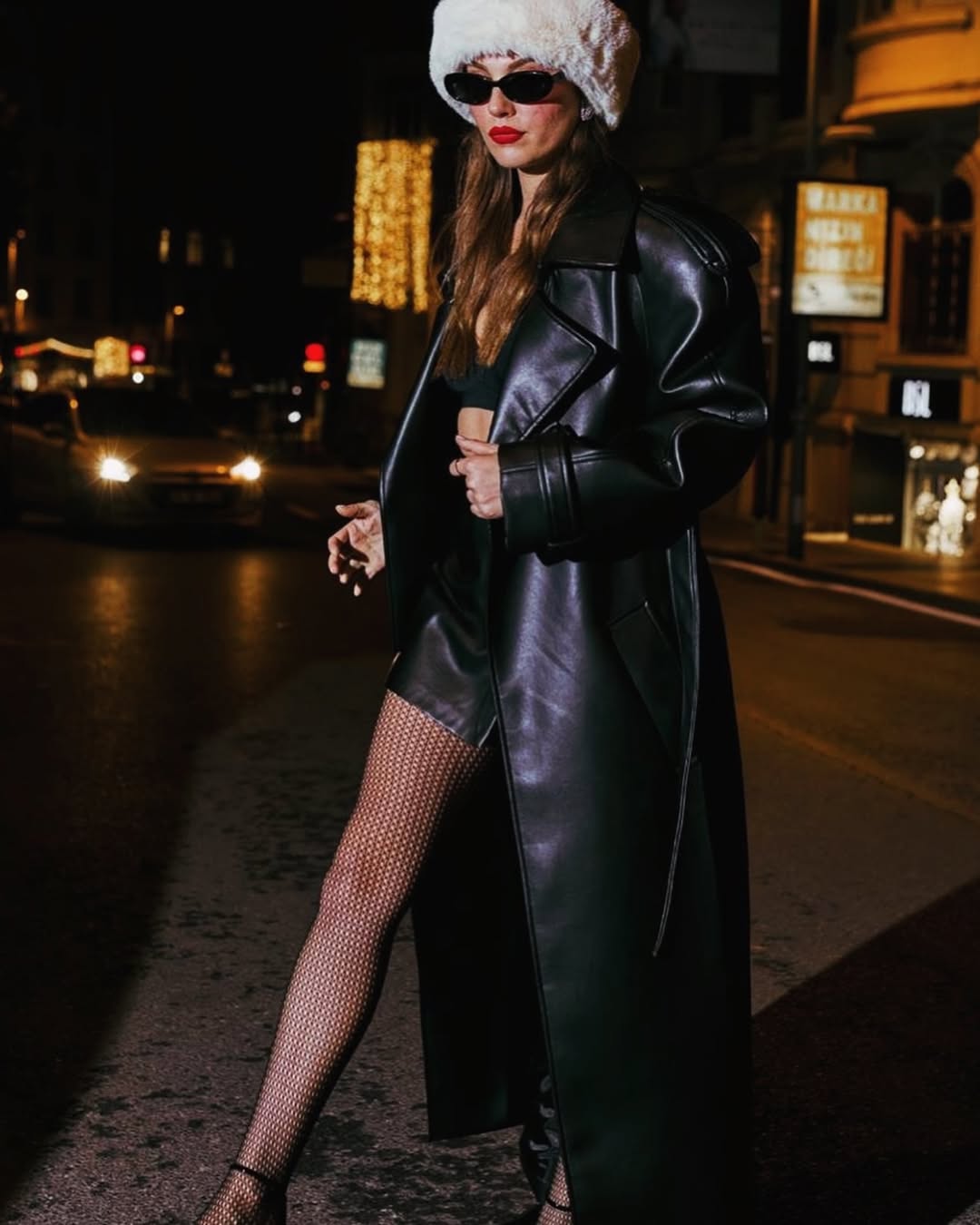 معطف أسود فاخر