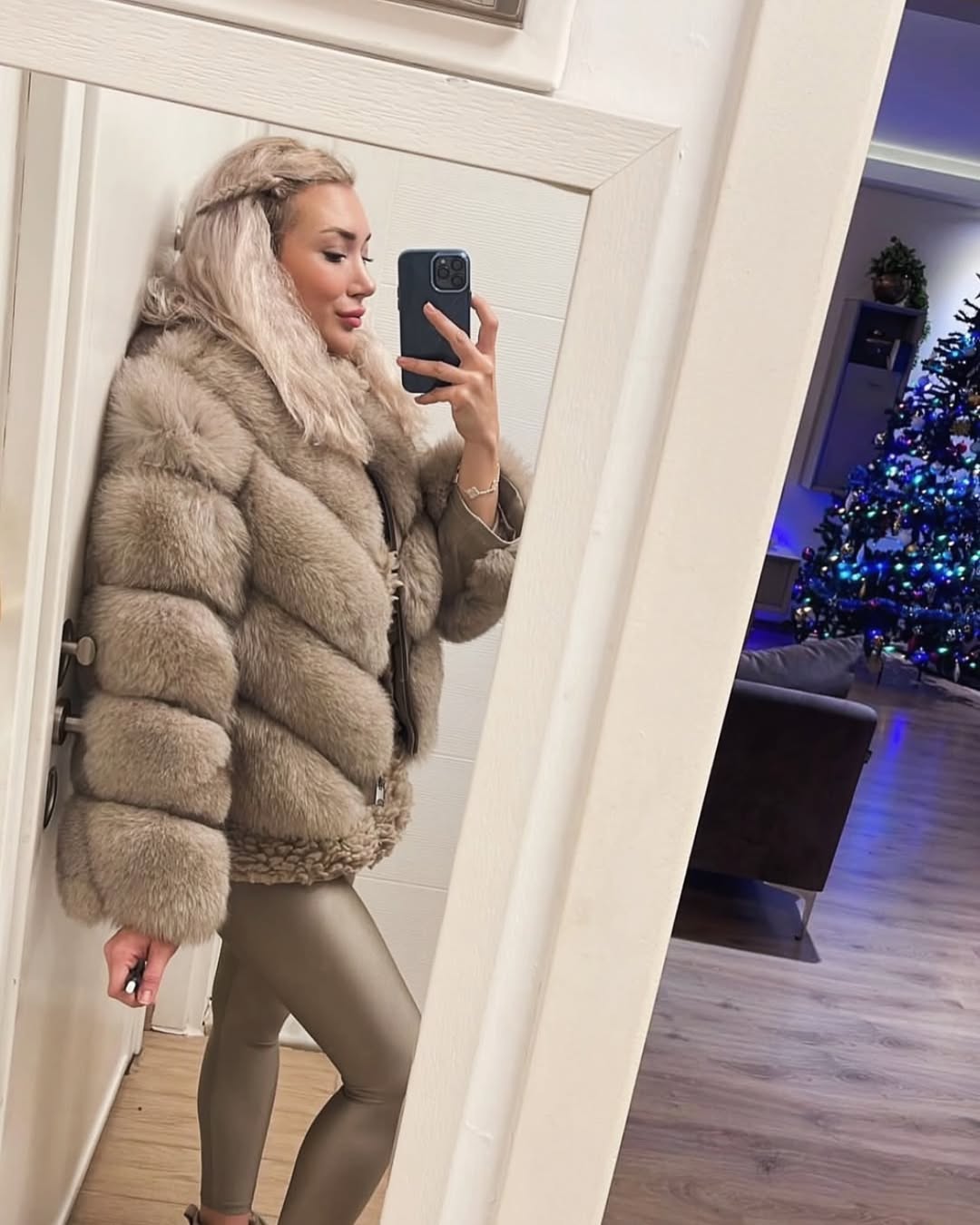 معطف فرو الثعلب