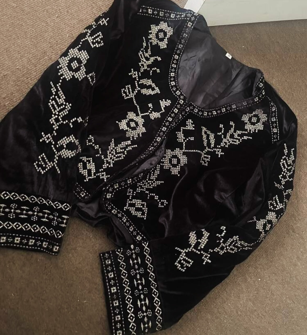 .NEW Embroidery Velvet Jacket