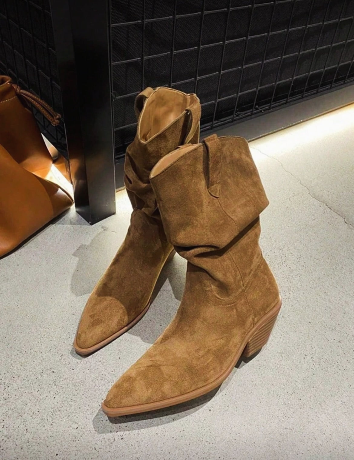 .NEW Western Suede Mid Calf Boots