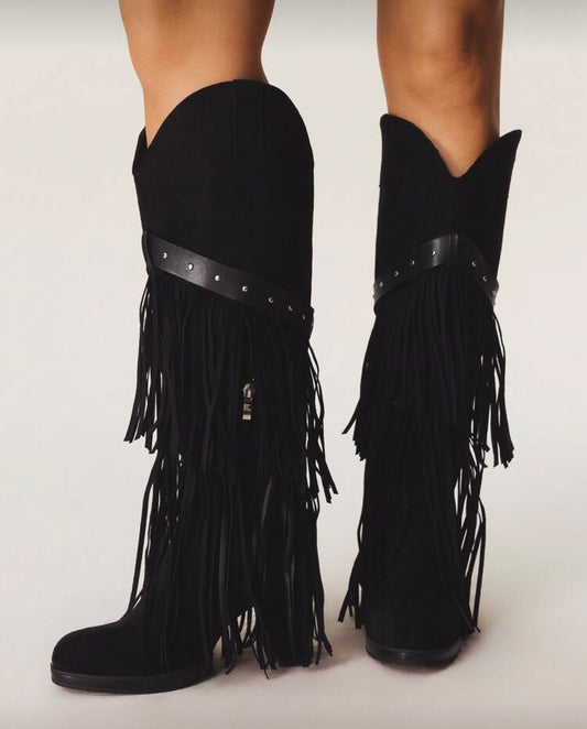 .NEW Fringe Suede Boots