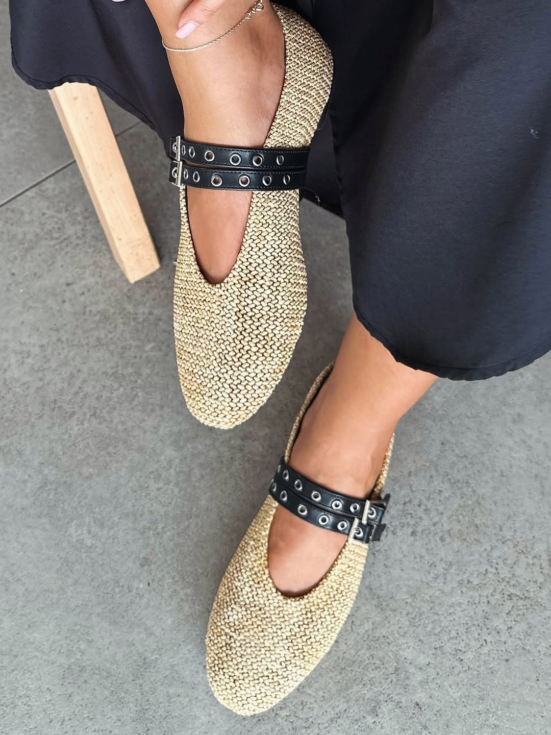 .3⚜️Buckle Straw Ballerinas